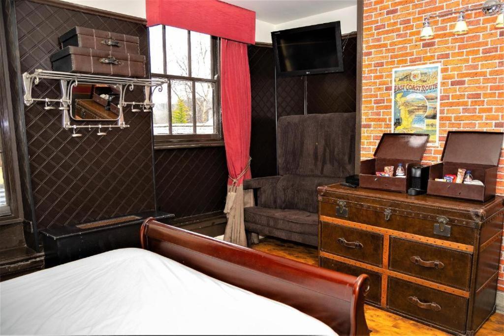 Oyo The Townhouse Hotel Durham Exterior photo
